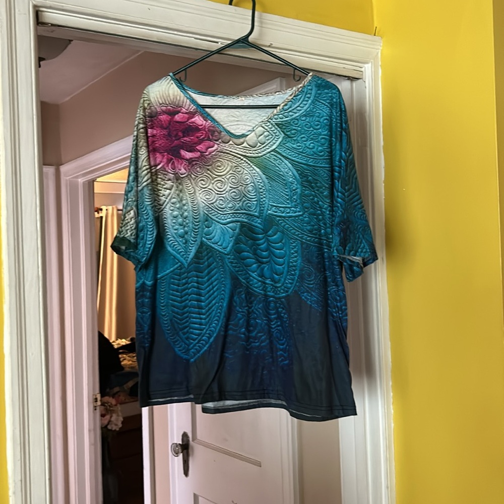 Graphic t-shirt